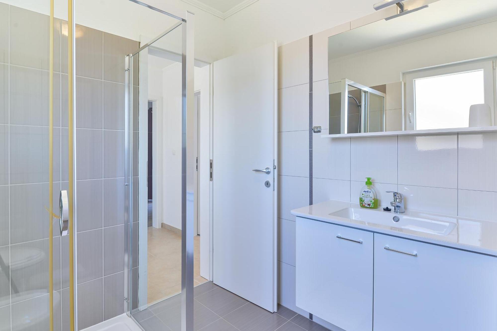 Apartments By The Sea Nin, Zadar - 13172 Rom bilde