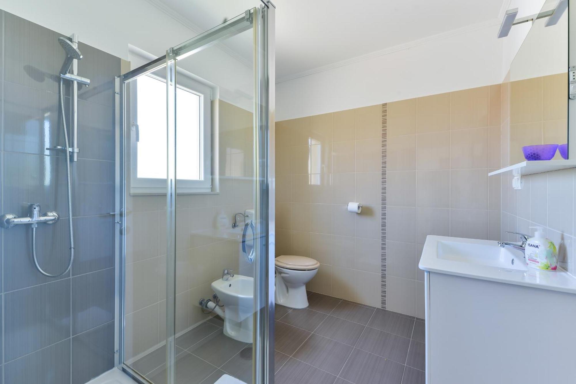 Apartments By The Sea Nin, Zadar - 13172 Rom bilde
